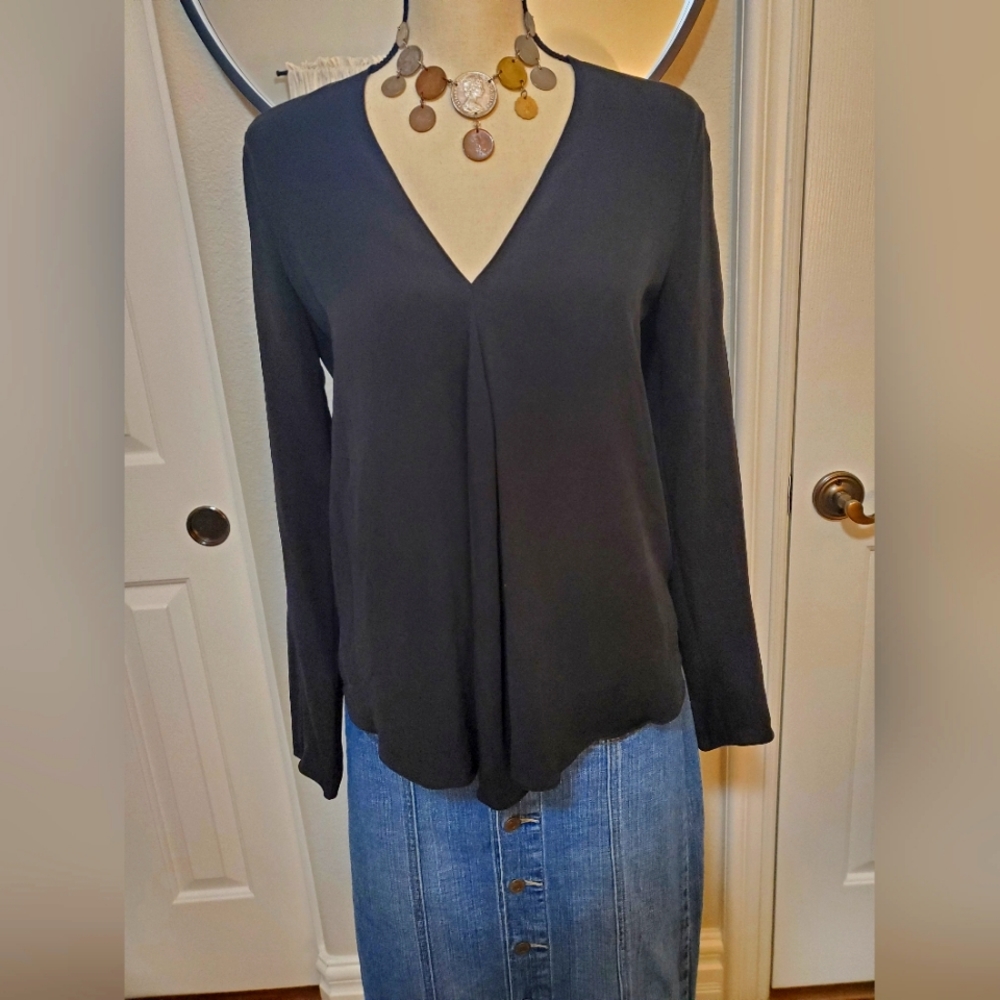 100% black Silk blouse size small by Theory